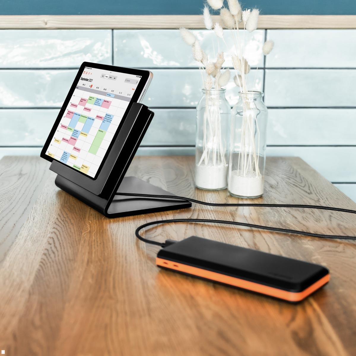 TabLines TTP010B Tabletständer Tisch Plug für iPad Pro 11 (M4), schwarz Anwendung mit Powerbank