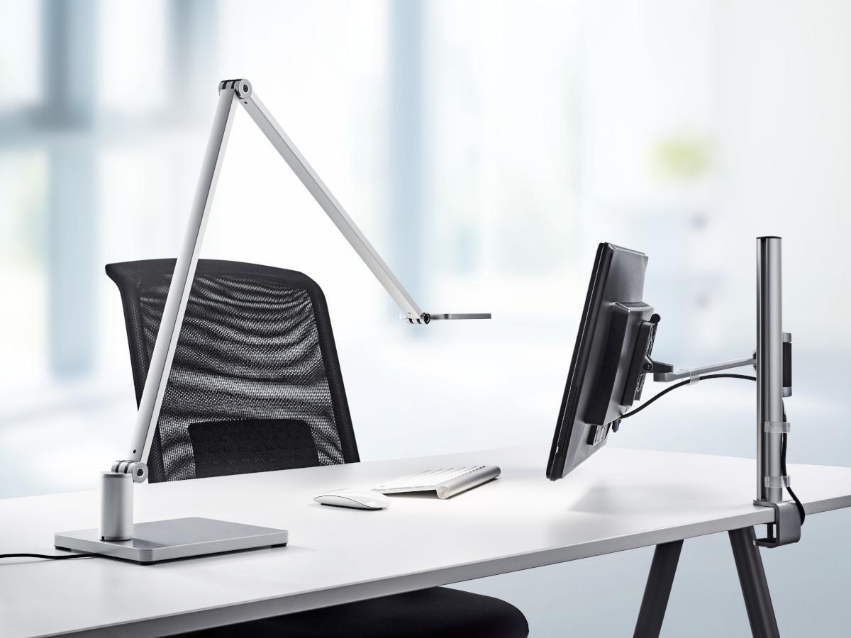 Novus Attenzia task LED Tischlampe Standfuß schwarz (740+1298+000) Anwendungsbeispiel Office