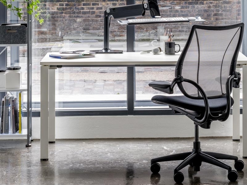 Humanscale Bürostuhl Liberty Task L111BM11F197, grau Anwendungbeispiel