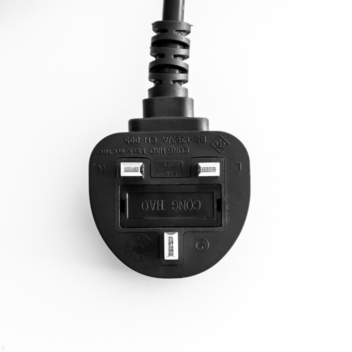 Bachmann Anschlusskabel Kabel IEC C5 Steckdose auf UK Stecker (304.1055), Stecker